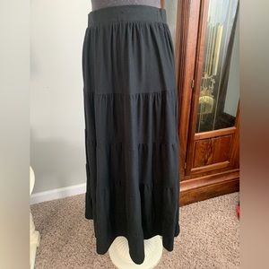 ZENANA Black Tiered Skirt (M/L)